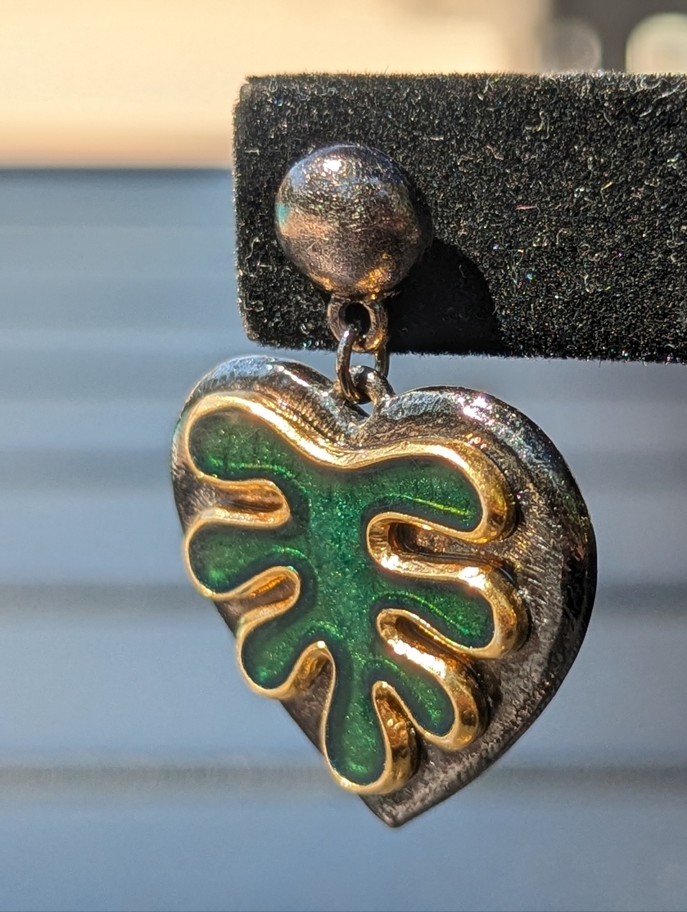 YVES SAINT LAURENT YSL 1988 Heart Gilt Black Green Enamel Leaf Drop Earrings LE - Picture 8 of 9